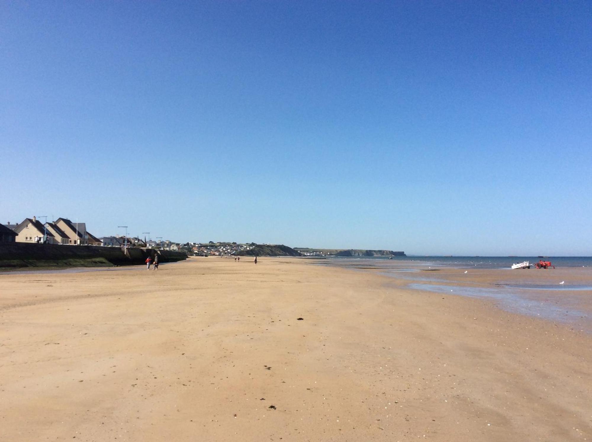 Sweet Omaha Belle Maison Recente Lumineuse Et Cosy Bien Equipee Jardin Clos 15 Mn A Pied Plage Omaha Beach Et Proche De Bayeux & Port En Bessin Saint-Laurent-sur-Mer Ngoại thất bức ảnh